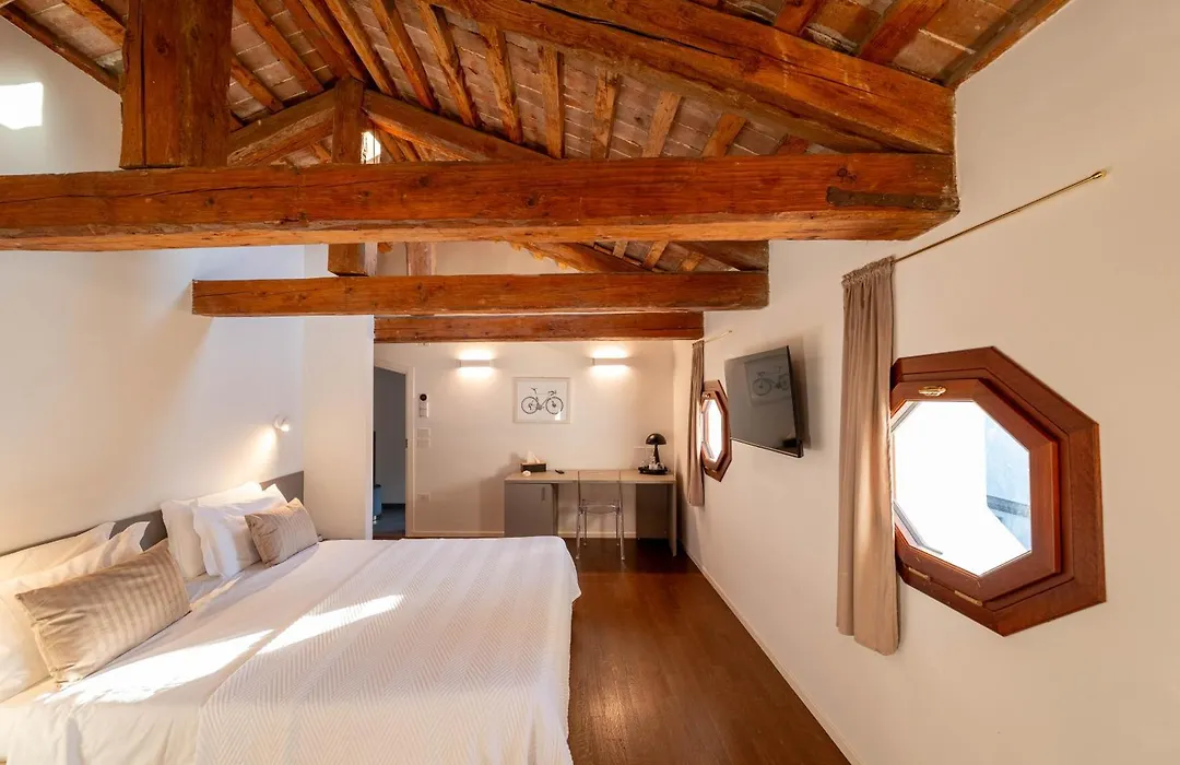 Bassano Club House-1